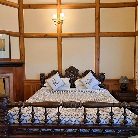 The Heritage Club - Tripura Castle Hotel And Spa シロン エクステリア 写真