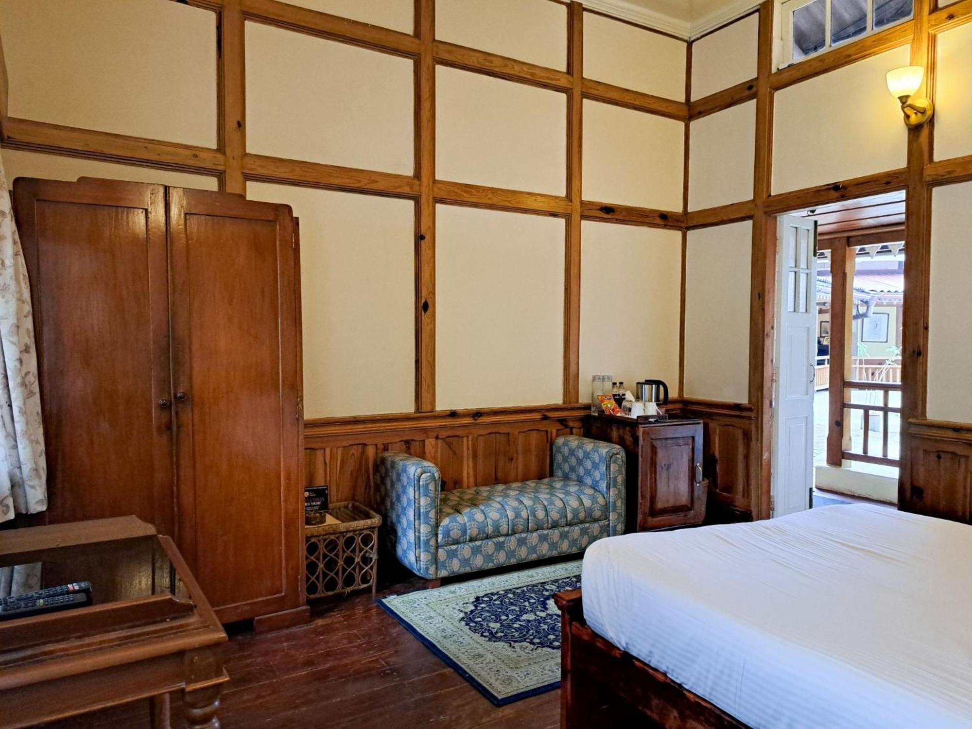 The Heritage Club - Tripura Castle Hotel And Spa シロン エクステリア 写真
