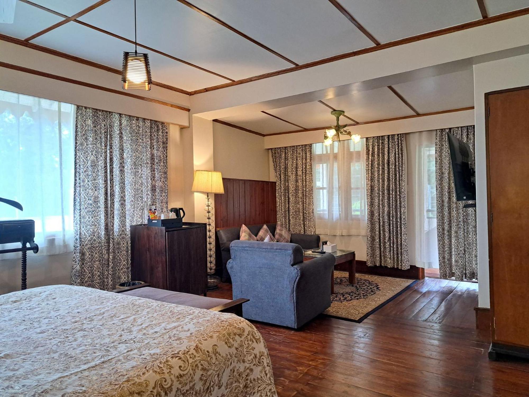 The Heritage Club - Tripura Castle Hotel And Spa シロン エクステリア 写真