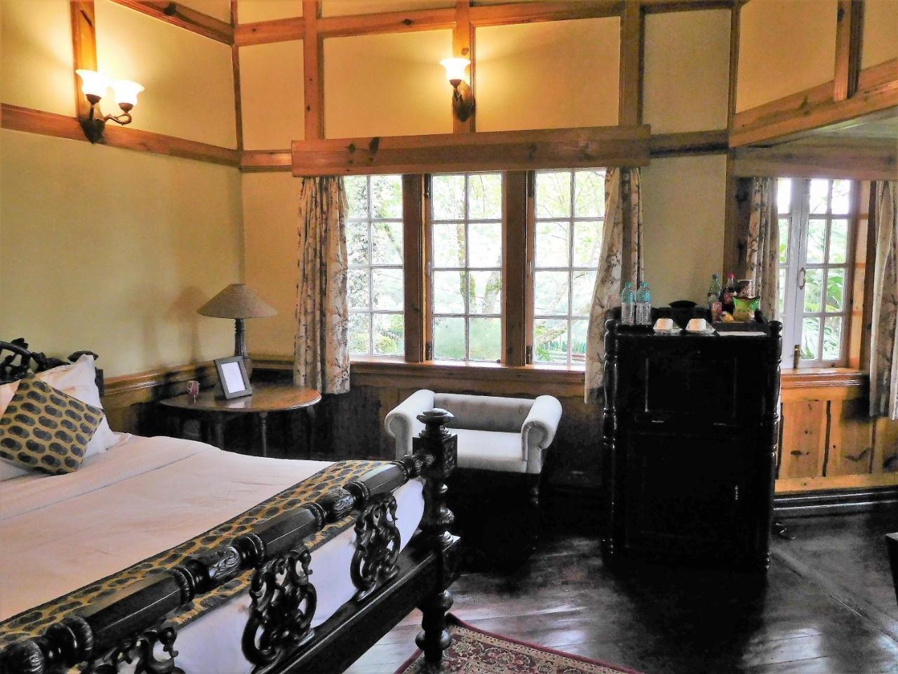 The Heritage Club - Tripura Castle Hotel And Spa シロン エクステリア 写真