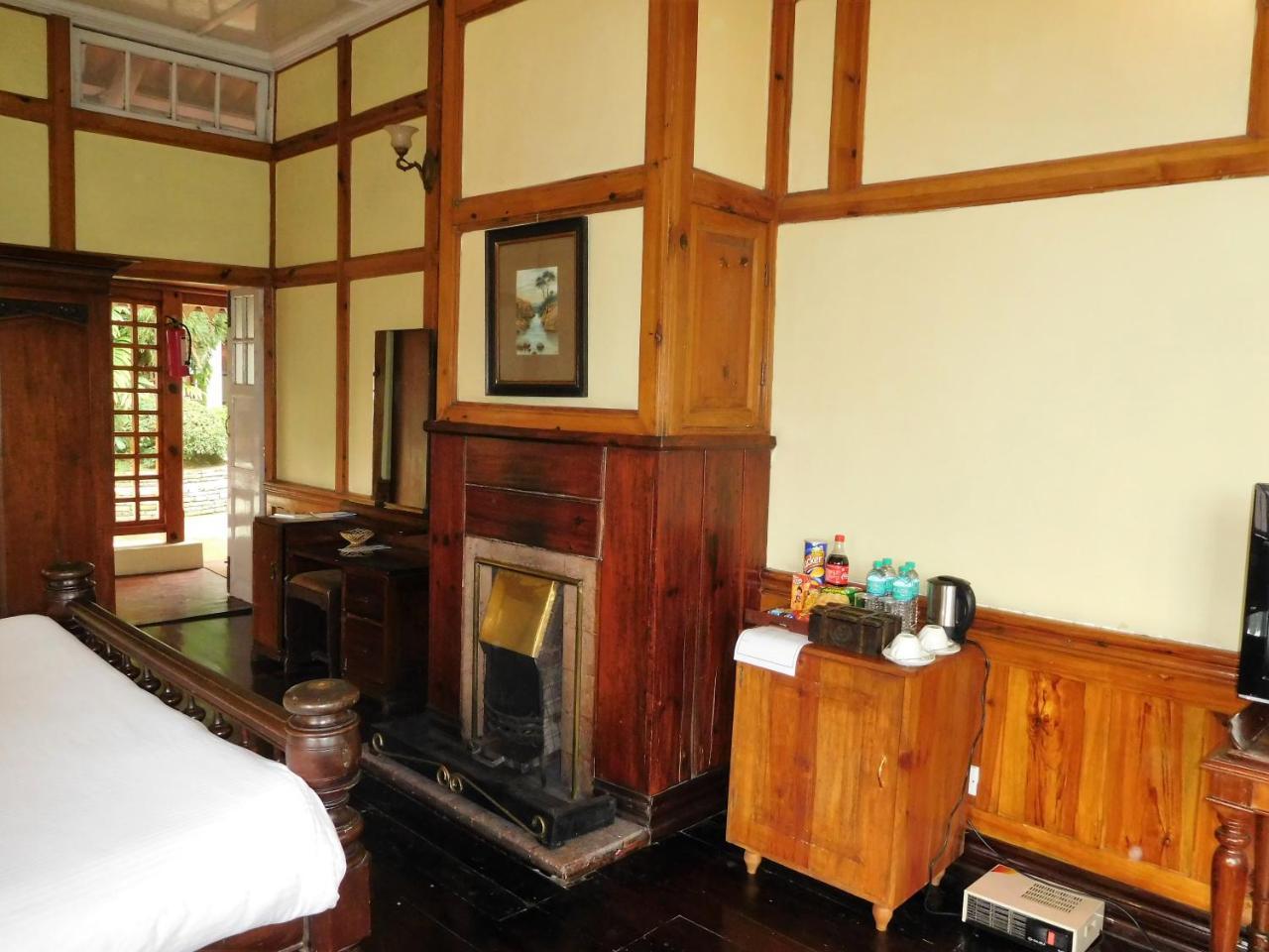 The Heritage Club - Tripura Castle Hotel And Spa シロン エクステリア 写真