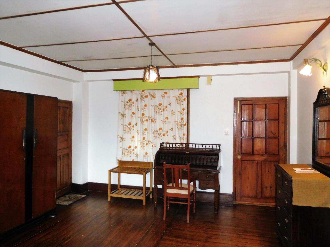 The Heritage Club - Tripura Castle Hotel And Spa シロン エクステリア 写真