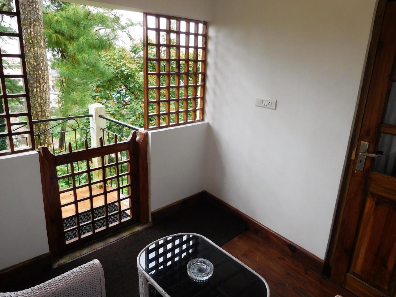 The Heritage Club - Tripura Castle Hotel And Spa シロン エクステリア 写真