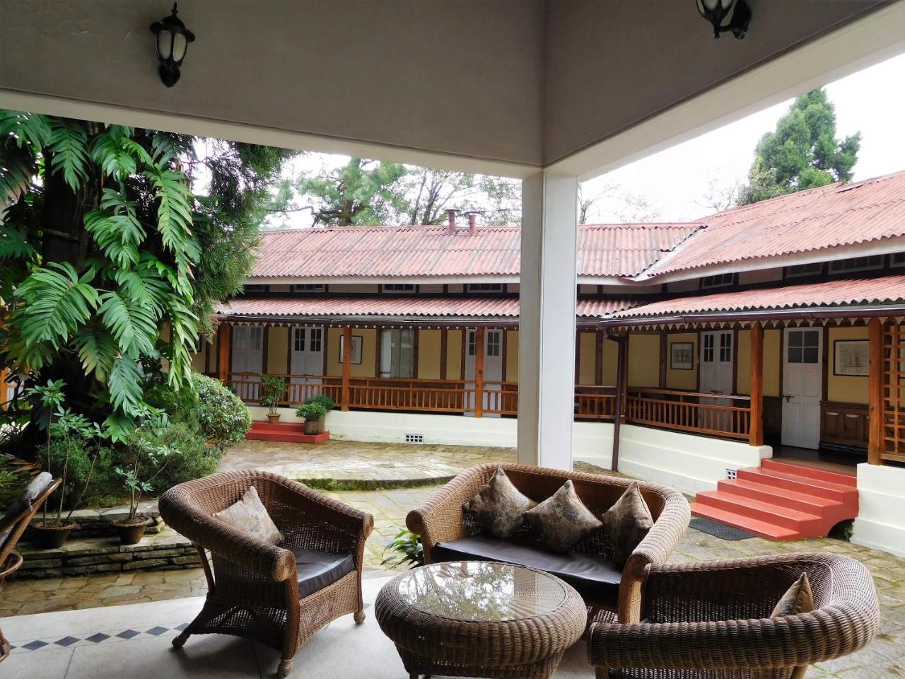The Heritage Club - Tripura Castle Hotel And Spa シロン エクステリア 写真