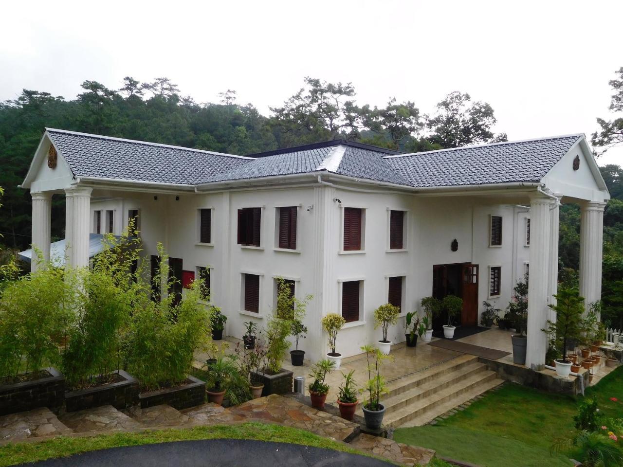 The Heritage Club - Tripura Castle Hotel And Spa シロン エクステリア 写真