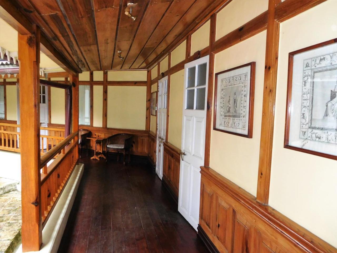 The Heritage Club - Tripura Castle Hotel And Spa シロン エクステリア 写真